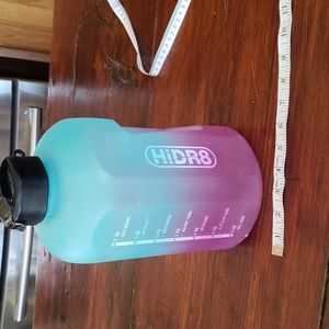 Water intake bottle with time and motivations.  Great condition